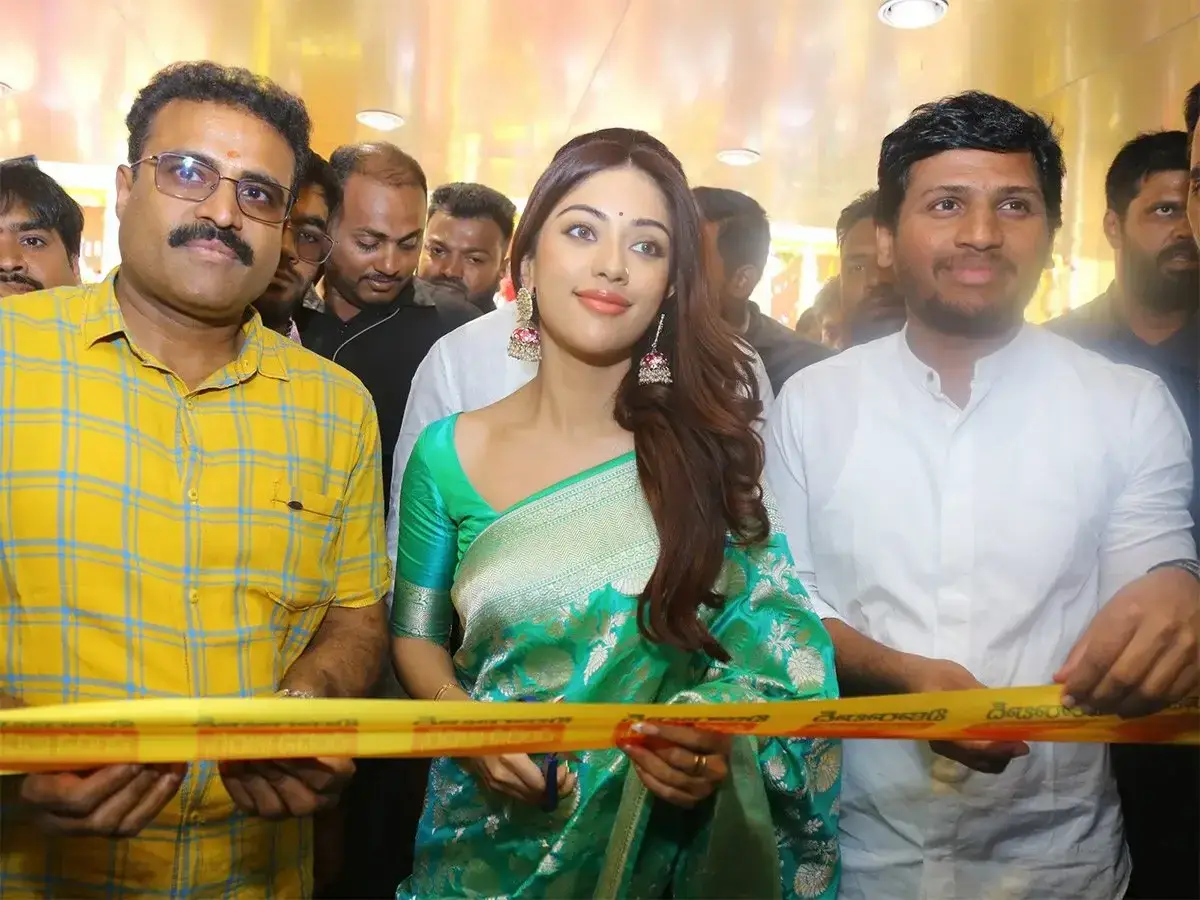 Anu Emmanuel Chandana Brothers Shopping Mall launch